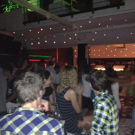 مكان تخييم Olympos